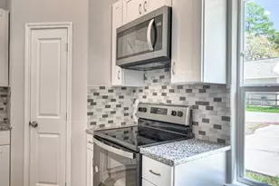 9810 Arbor Oak, Willis, TX 77318 - Photo 13