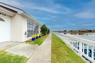 10429 Schaper Rd, Galveston, TX 77554 - Photo 19