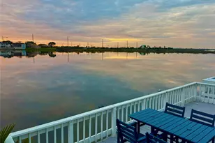 10429 Schaper Rd, Galveston, TX 77554 - Photo 3