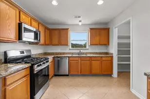 202 Armand Bay Dr, Dickinson, TX 77539 - Photo 9