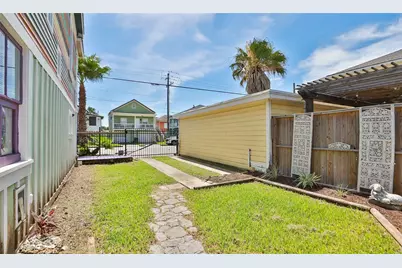 1212 39th Street, Galveston, TX 77550 - Photo 19