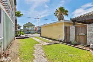 1212 39th St, Galveston, TX 77550 - Photo 19