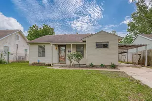 2051 Santa Rosa St, Houston, TX 77023 - Photo 3