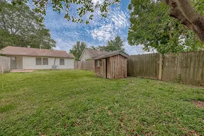 2051 Santa Rosa Street, Houston, TX 77023 - Photo 29