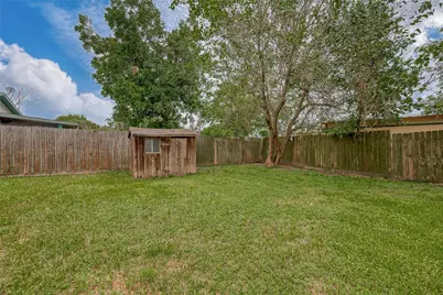 2051 Santa Rosa Street, Houston, TX 77023 - Photo 31