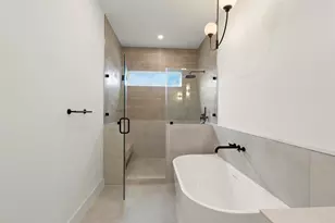 310 E 35th St, Houston, TX 77018 - Photo 37