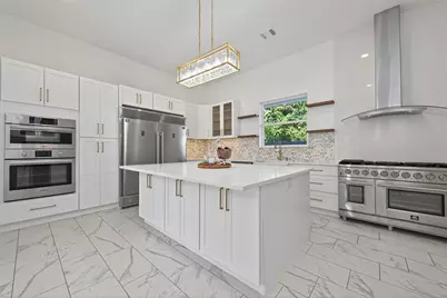 8006 Longridge Drive, Houston, TX 77055 - Photo 11