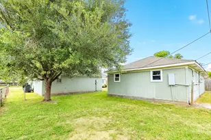 103 Honeysuckle, Lake Jackson, TX 77566 - Photo 35