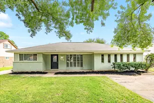 103 Honeysuckle, Lake Jackson, TX 77566 - Photo 1