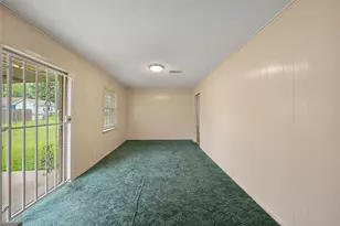 903 E Spreading Oak Dr, Houston, TX 77076 - Photo 11