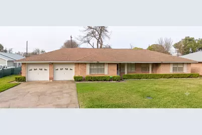 903 E Spreading Oak Drive, Houston, TX 77076 - Photo 1