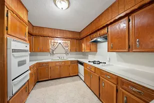 903 E Spreading Oak Dr, Houston, TX 77076 - Photo 15