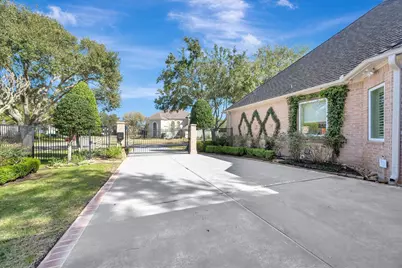 3706 Almond Creek Drive, Houston, TX 77059 - Photo 5