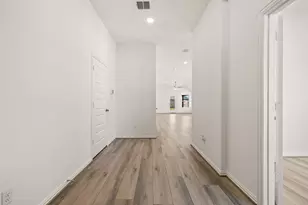 209 Cross Gable Ln, Dayton, TX 77535 - Photo 5