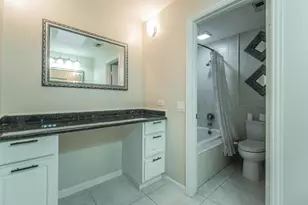 271 Litchfield Ln, Houston, TX 77024 - Photo 7