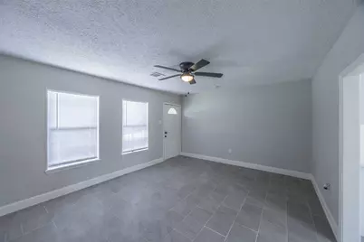 5007 Northridge Drive, Houston, TX 77033 - Photo 5