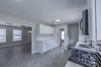 5007 Northridge Drive, Houston, TX 77033 - Photo 7