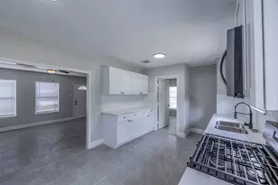 5007 Northridge Dr, Houston, TX 77033 - Photo 7