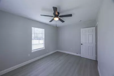 5007 Northridge Drive, Houston, TX 77033 - Photo 17