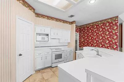 399 Rolling Hills Drive, Conroe, TX 77304 - Photo 5