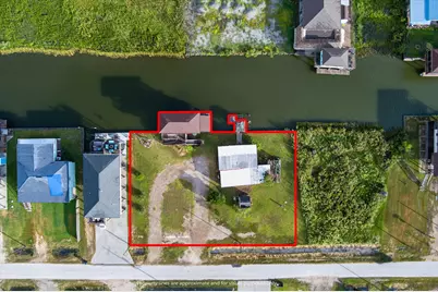 1123 Rosenbloom, Crystal Beach, TX 77650 - Photo 5