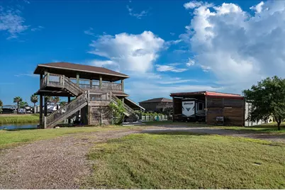 1123 Rosenbloom, Crystal Beach, TX 77650 - Photo 9