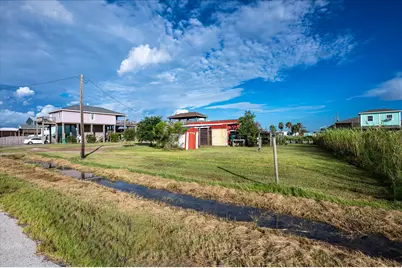 1123 Rosenbloom, Crystal Beach, TX 77650 - Photo 7