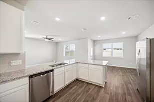 715 Gavin Walker Dr, Rosharon, TX 77583 - Photo 3