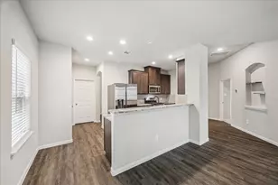 935 Golden Willow Ln, Conroe, TX 77304 - Photo 7