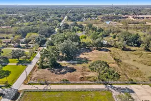 676 Evergreen St, Fresno, TX 77545 - Photo 1