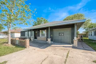 715 W 9th St, Freeport, TX 77541 - Photo 3