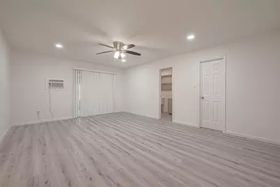 715 W 9th Street, Freeport, TX 77541 - Photo 17