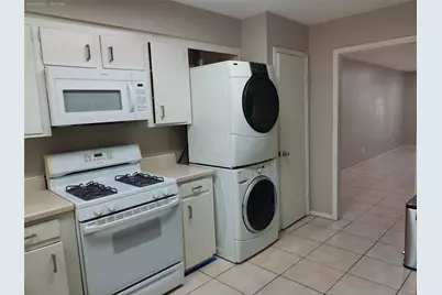1102 W Tri Oaks Lane #103, Houston, TX 77043 - Photo 5