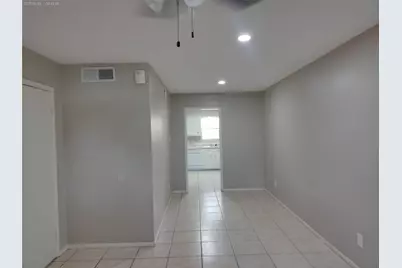 1102 W Tri Oaks Lane #103, Houston, TX 77043 - Photo 9