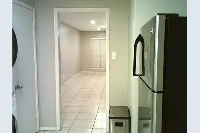 1102 W Tri Oaks Lane #103, Houston, TX 77043 - Photo 5