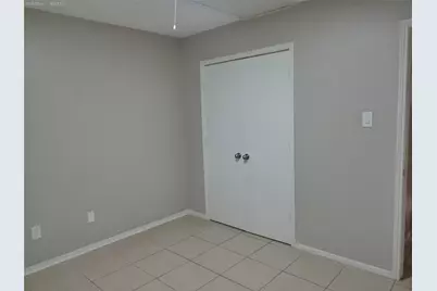 1102 W Tri Oaks Lane #103, Houston, TX 77043 - Photo 11
