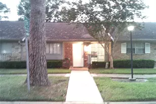 1102 W Tri Oaks Ln, Houston, TX 77043 - Photo 3