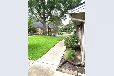 1102 W Tri Oaks Lane #103, Houston, TX 77043 - Photo 15