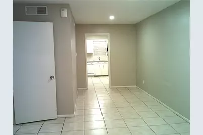 1102 W Tri Oaks Lane #103, Houston, TX 77043 - Photo 7