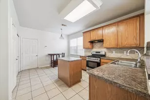8003 Daylilly Creek Dr, Houston, TX 77083 - Photo 3