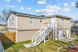 711 10th St, Dickinson, TX 77539 - Photo 31