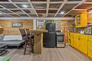 711 10th St, Dickinson, TX 77539 - Photo 19