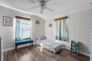 711 10th St, Dickinson, TX 77539 - Photo 13