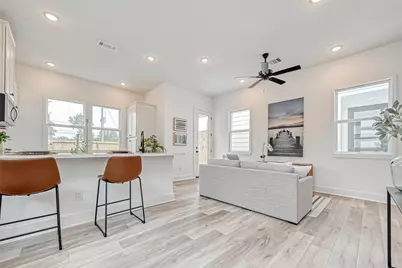 9312 Arledge Street #B, Houston, TX 77075 - Photo 5