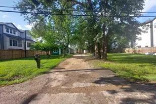 824 Curtin St, Houston, TX 77018 - Photo 1