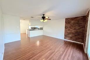 1415 Avenue C, Danbury, TX 77534 - Photo 5