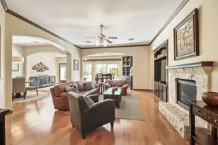 94 N Millsap Cir, The Woodlands, TX 77382 - Photo 9