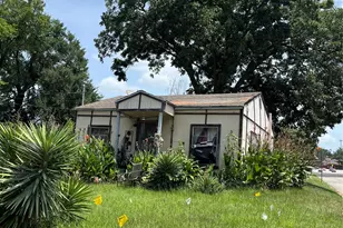 326 Callier St, Palestine, TX 75803 - Photo 3