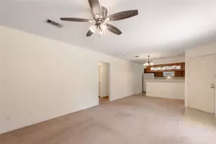 2401 Sycamore Ave, Huntsville, TX 77340 - Photo 7