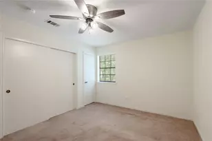 2401 Sycamore Ave, Huntsville, TX 77340 - Photo 17